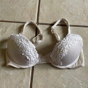 VS WHITE FLOWERS PADDED DEMI BRA